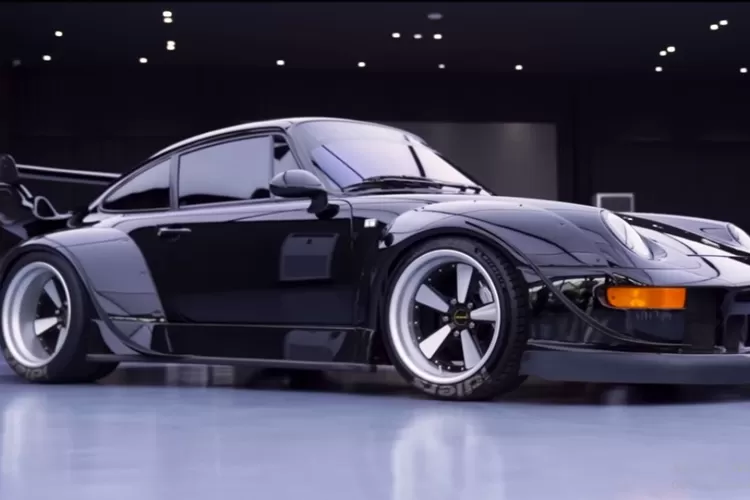 RWB (RAUH-Welt BEGRIFF) sangat dipuja di dunia otomotif, khususnya bagi penggemar Porsche dan modifikasi mobil, karena menggabungkan estetika unik dengan performa luar biasa. (Tangkapan Layar YouTube Fitra Eri)