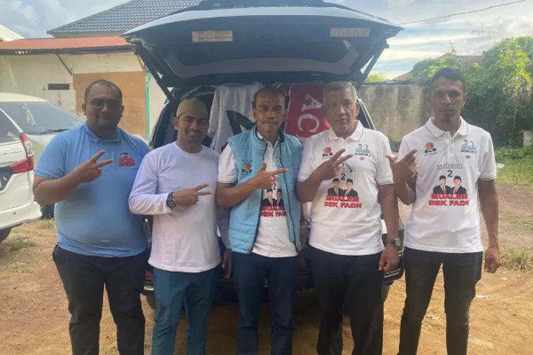 relawan menjelaskan program bantuan modal untuk UMKM yang diyakini mampu mengangkat perekonomian lokal serta beasiswa pendidikan yang bertujuan mencetak generasi Aceh yang unggul.