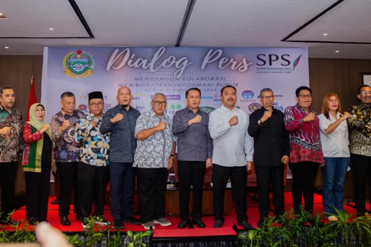 Diskusi yang dipandu wartawan senior H War Djamil itu, diikuti para pemimpin media cetak dan online serta dihadiri jajaran pengurus SPS Sumut, sekretaris Hendrik Prayetno, bendahara Asih Astuti, wakil ketua Rianto, Agus S Lubis, Agus Salim Ujung, Ngatirin, dan pengurus lainnya Erwin Siregar, Dodi Po