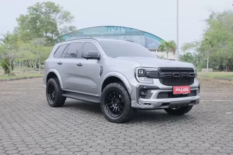 Modifikasi Ford Everest Titanium dengan konsep "terhedon, simple, tapi gahar"  (Tangkapan Layar YouTube  Salim Jaya Conceptz)