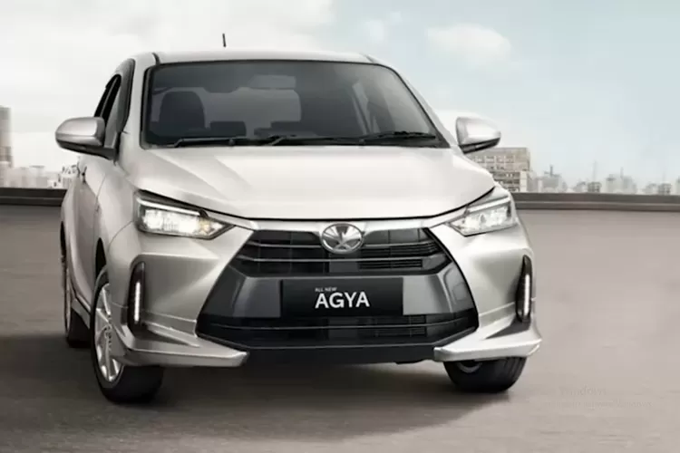 Berani Beli? 7 Mobil Paling Boros Yang Dijual Di Indonesia! (Tangkapan Layar YouTube FUSE BOX)