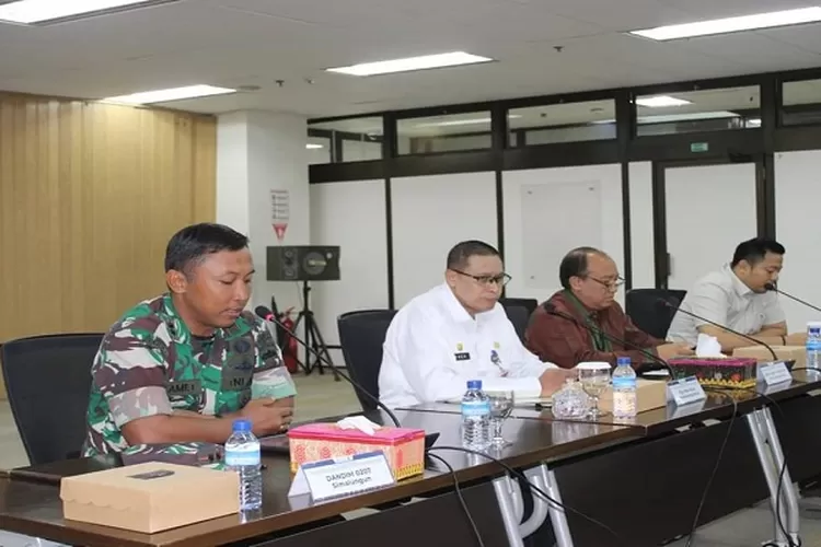 Dandim 0207/Sml Letkol.Inf.Slamet Faojan bersama Pjs.Wali Kota dan Kepala BI Pematangsiantar Muqorobin  (Realitasonline.id/SS)