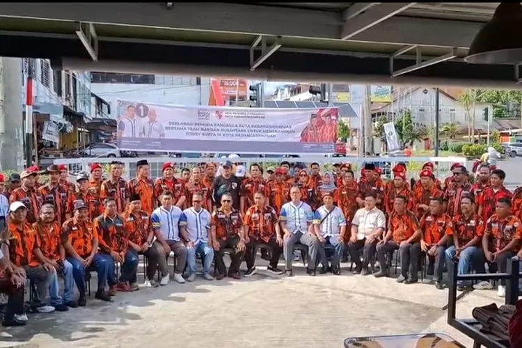 kader MPC PP Kota Padangsidimpuan mendeklatasikan dukungsn kepada Paslon Gubernur dan Wakil Gubernur Sumut nomor urut 1, Bobby - H. Surya  (Realitasonline.id/Riswandy)