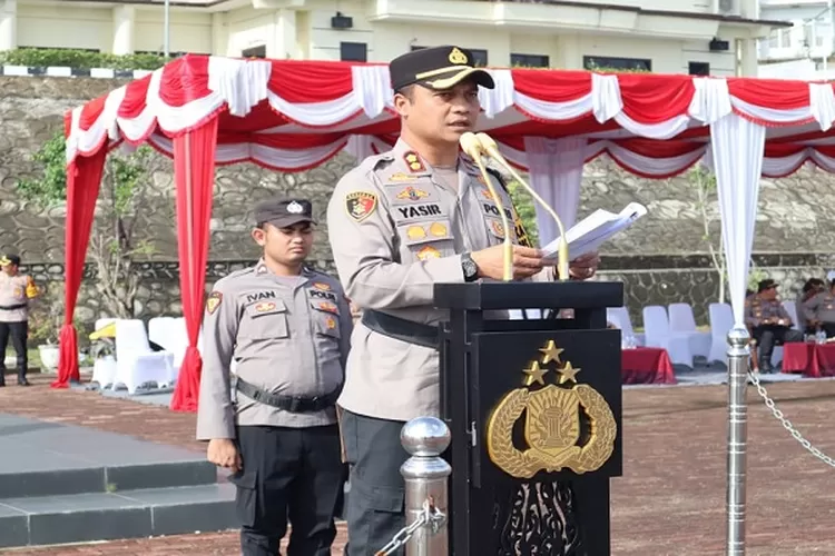 Kapolres Tapsel AKBP. Yasir Ahnadi, memimpin upacara Serpas Polres Tapsel untuk PAM TPS Pilkada Serentak tahun 2024, (Realitasonline.id/Riswandy)