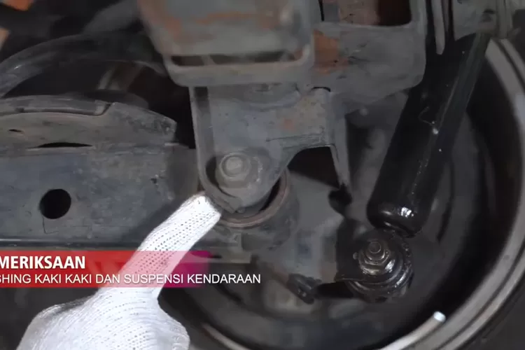 Memelihara atau melakukan servis pada sistem suspensi mobil sangat penting untuk memastikan kenyamanan berkendara