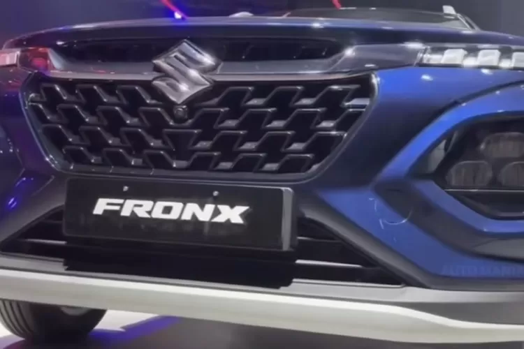 Raize memiliki eksterior yang berani dan muda dengan garis-garis tajam, membuatnya menonjol dalam kategori SUV kompak.