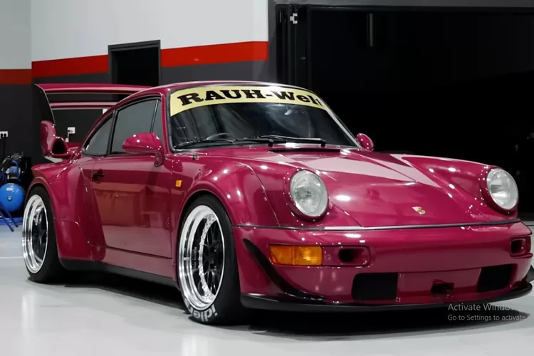 Porsche Stargazer 964 Australia Build 14 RWB (RAUH-Welt BEGRIFF) merupakan salah satu mobil unik dan hasil rancangan khusus dari perusahaan tuning ternama asal Jepang,