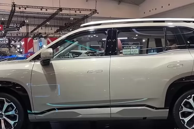 SUV yang memberikan kesan gagah, mewah, tetapi dengan harga terjangkau (Tangkapan Layar YouTube  LugNutz Auto Junkie)