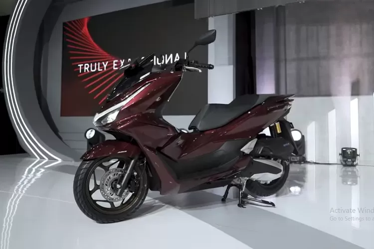 keunggulan Honda PCX 160 2025 berdasarkan tren dan pembaruan pada model sebelumnya (Tangkapan Layar YouTube Otomotif TV)