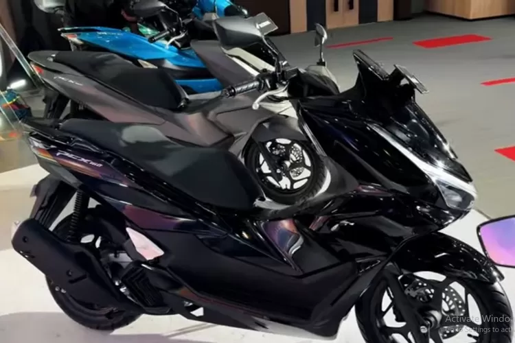 Pertama di Indonesia, new HONDA PCX 160 2025: Desain Mirip CBR &amp; FORZA, (Tangkapan Layar YouTube Iwan Banaran)