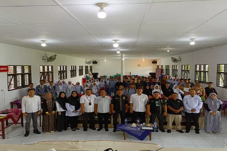 Sat Resnarkoba Polres Padangsidimpuan bekerja sama dengan DPC Granat Kota Padangsidimpuan, mengadakan sosialisasi P4GN, di SMK Negeri 2 Kota Padangsidimpuan ( Realitasonline.id/Riswandy)