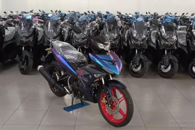 Yamaha MX King 2025 mungkin tidak sepenuhnya sesuai dengan ekspektasi beberapa penggemarnya, tetapi tetap memiliki daya tarik tersendiri. (Tangkapan Layar YouTube Cang Zainal)