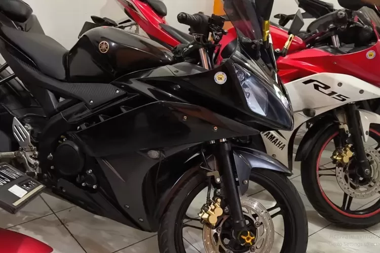 motor sport dengan harga yang lebih terjangkau, tetapi motor dengan harga Rp 10 juta biasanya adalah motor bekas, bukan motor baru. (Tangkapan Layar YouTube Angga Jonathan)