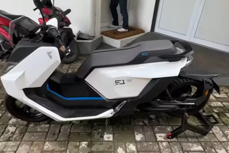 First Impression dan Test Ride Savart S1-P Insigna