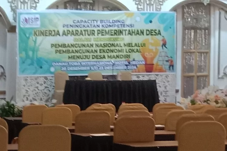 Kegiatan Bimtek Kades Se Madina di Salah satu Aula Hotel di Kota Medan baru-baru ini.