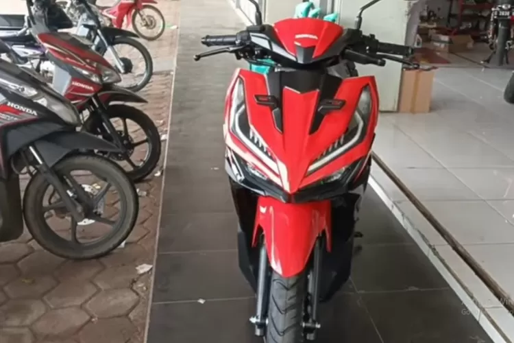 Vario 125 CBS 2024 Merah Hitam Glossy  (Tangkapan Layar YouTube  faiz Satriani studio)