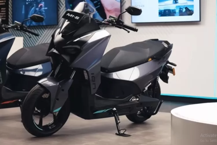 motor listrik VISION ev by IMOTO (Tangkapan Layar YouTube  The Jakarta Roads)