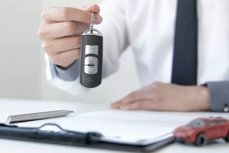 Promo mobil akhir tahun (Realitasonline.id/ Canva)