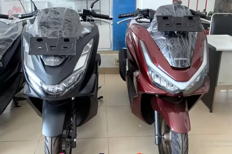 Honda PCX 160 2025 hadir dengan sejumlah pembaruan dibandingkan model sebelumnya. (Tangkapan Layar YouTube Kang Mas Bro)