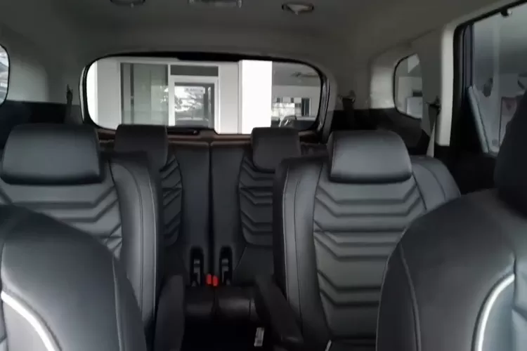 5 fitur andalan KIA Carens yang menjadikannya pilihan ideal untuk keluarga modern (Tangkapan Layar YouTube  Indri Santika Yudiah)