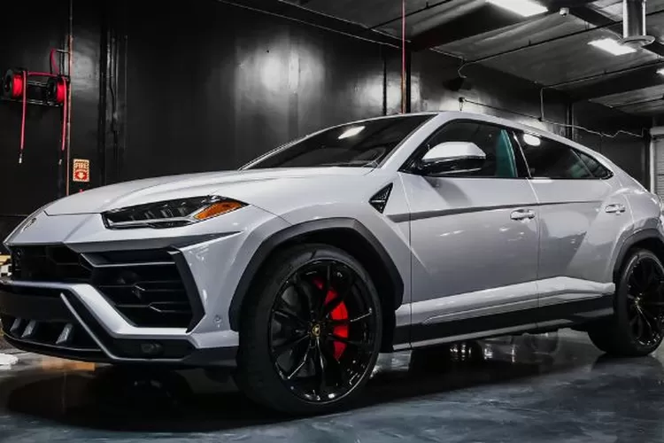 Mobil SUV vs MPV yang semakin diminati masyarakat (Realitasonline.id/ Canva)