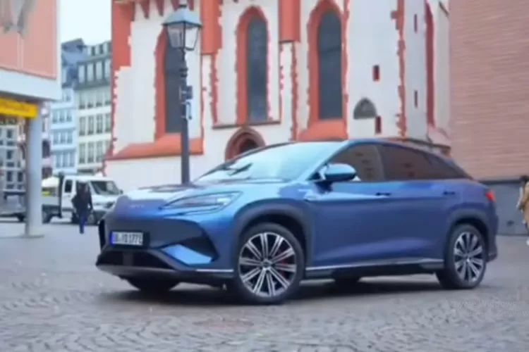 BYD Sealion 7, SUV listrik terbaru dari BYD, telah resmi diluncurkan di Malaysia pada 14 November 2024. (Tangkapan Layar YouTube Oto Biz)