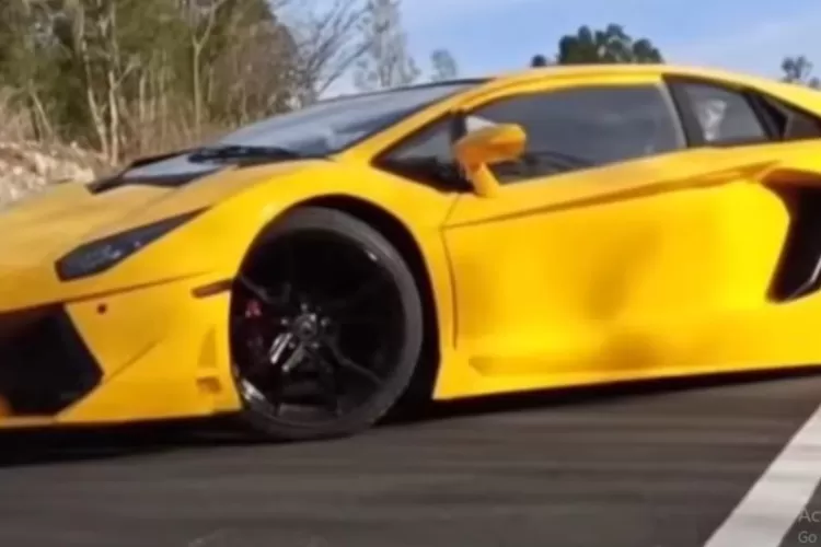 Indonesia memiliki sejumlah individu kreatif yang berhasil membuat replika Lamborghini dengan kualitas tinggi. (Tangkapan Layar YouTube  B Otomotif)