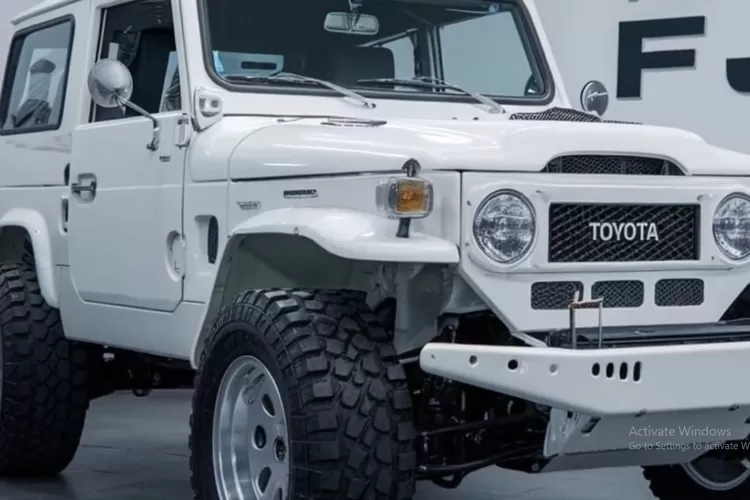 Toyota Hardtop 2025 ini hadir dengan konsep yang unik menggabungkan desain ikonik dari generasi sebelumnya dengan teknologi terkini. (Tangkapan Layar YouTube Auto Apex)