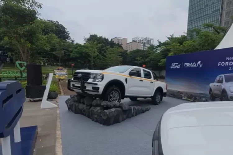 Ford Ranger XL adalah varian termurah dalam jajaran Ford Ranger, dirancang khusus untuk kebutuhan kerja berat (Tangkapan Layar YouTube Jejelogy)