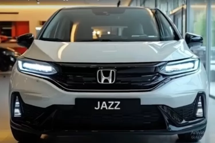 Honda Jazz 2025 hadir dengan desain yang lebih sporty dan modern, (Tangkapan Layar YouTube NewAutoCar)