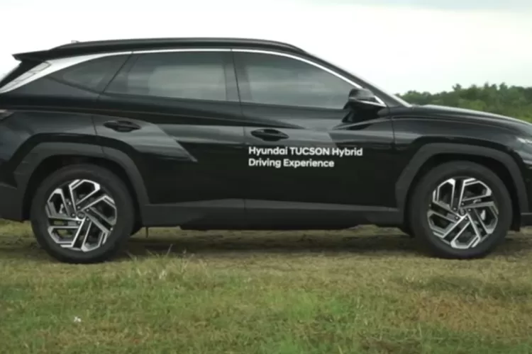 Hyundai Tucson Hybrid menggabungkan mesin bensin 1.6 liter turbocharged dengan motor listrik