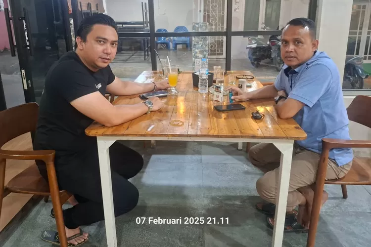 Ansyari Siregar (kiri) merasa keberatan atas pemberitaan yang mencatut namanya