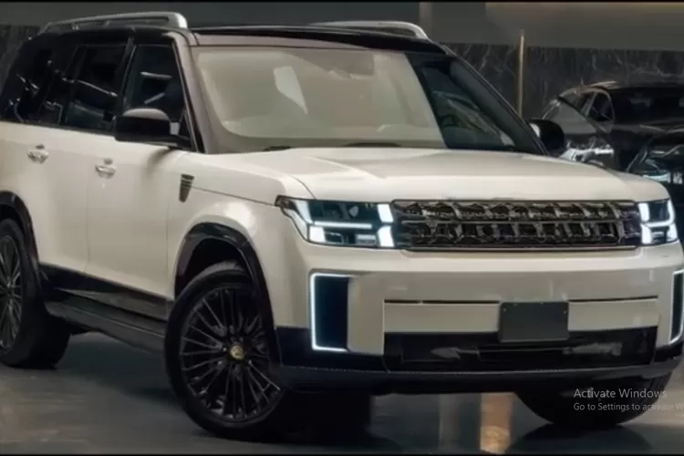 Hyundai Santa Fe Hybrid 2025 adalah SUV premium yang menawarkan kombinasi tenaga hybrid yang tangguh dan efisiensi bahan bakar yang tinggi. (Tangkapan Layar YouTube  Mobil Oto)