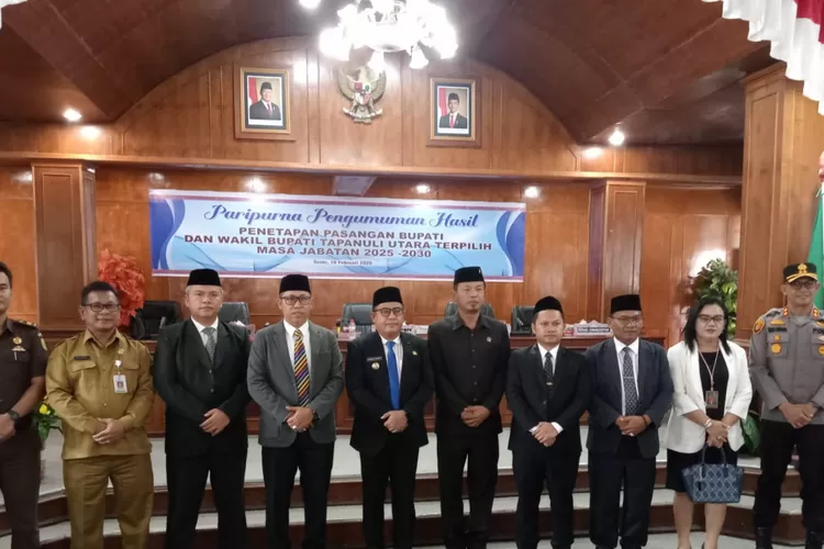 Pimpinan DPRD, Pj Bupati Dimposma dan forkopimda foto bareng JTP Dens. (Realitasonline.id/ MN)