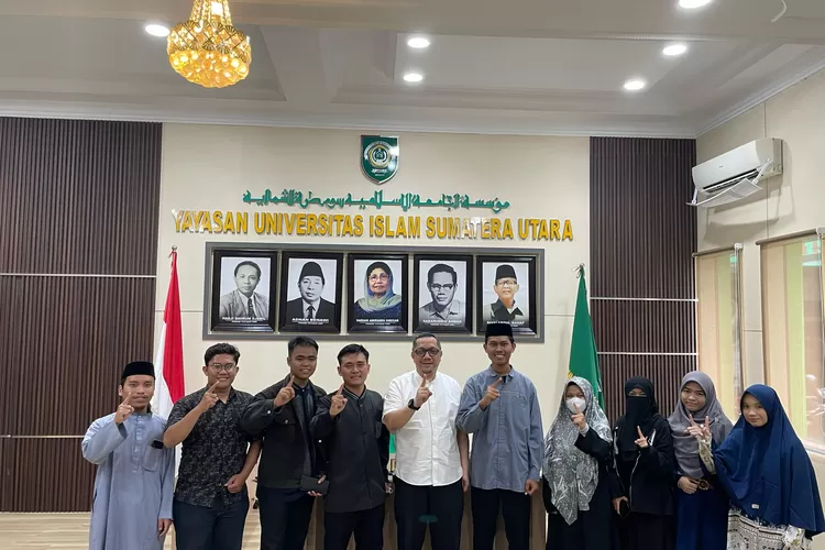 Silaturrahmi dihadiri Ketua Majelis Pertimbangan Organisasi UKDM UISU Akhi Fahmi Huseini Lubis, SE, Sekum UKDM UISU Ukhti Salsabila Ramadani, Bendum Ukhti Nurul Raihan serta wabendum, Kabid Humas Akhi Febriansyah Putra, Kabid Kemuslimahan Ukhti Amisha Amjani, Wabendum Akhi Muhammad Lukmanul Hakim Na