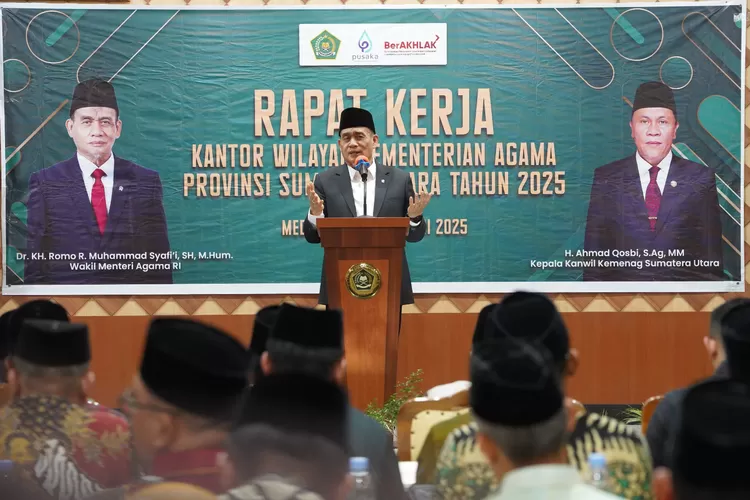 Wamenag RI Romo Raden Safi'i menghadiri Raker Kanwil Kemenag Sumatera Utara, Kamis (20/2/2025).