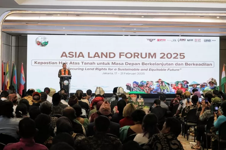  Wamen ATR/Waka BPN Ossy Dermawan, menyampaikan pidato kuncinya pada Asia Land Forum 2025  (Realitasonline.id/Dok)