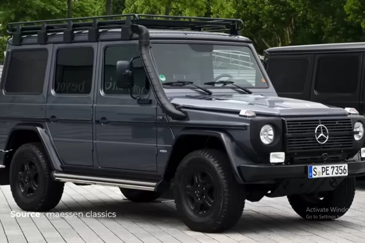 Versi paling murah dari Mercedes-Benz G-Class, pilihan yang lebih terjangkau dibandingkan G63 AMG adalah Mercedes-Benz G 350d atau G 400d, tergantung pasar. (Tangkapan Layar YouTube Den Dimas)