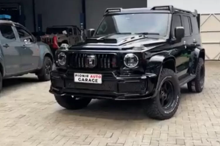 GWM Tank 300 HEV adalah SUV hybrid yang menggabungkan desain tangguh dengan teknologi canggih, menawarkan performa off-road yang mumpuni. (Tangkapan Layar YouTube Pionir Auto Garage)