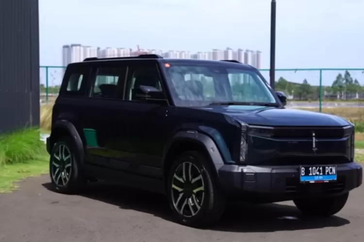 Chery J6, dikenal juga sebagai iCar 03 di pasar internasional, adalah SUV listrik yang menggabungkan desain modern dengan kemampuan off-road yang tangguh. (Tangkapan Layar YouTube Fitra Eri)