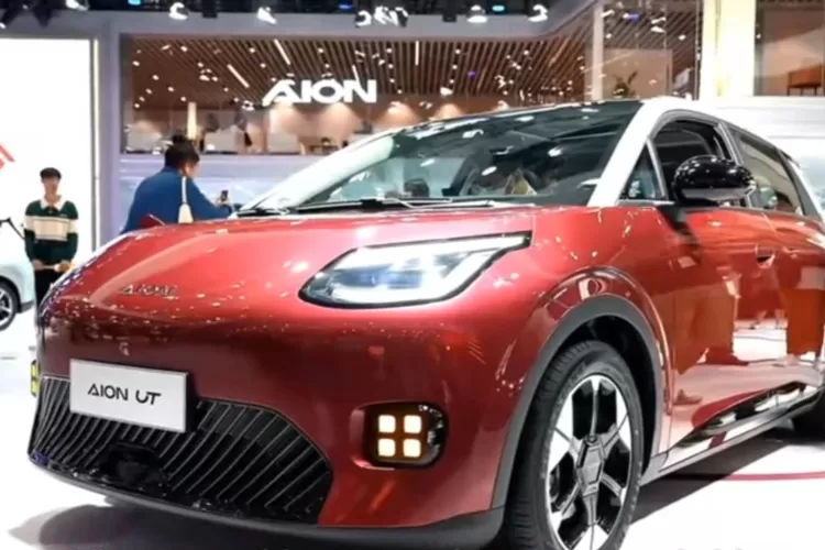 AION UT 2025 adalah mobil listrik terbaru yang diluncurkan oleh GAC Group di China. (Tangkapan Layar YouTube  SuperMotif)
