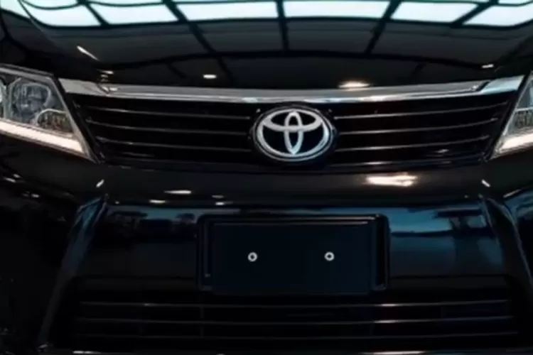 Toyota Vellfire 2025 adalah MPV mewah yang menawarkan berbagai fitur canggih dan kenyamanan kelas atas. (Tangkapan Layar YouTube Auto News )