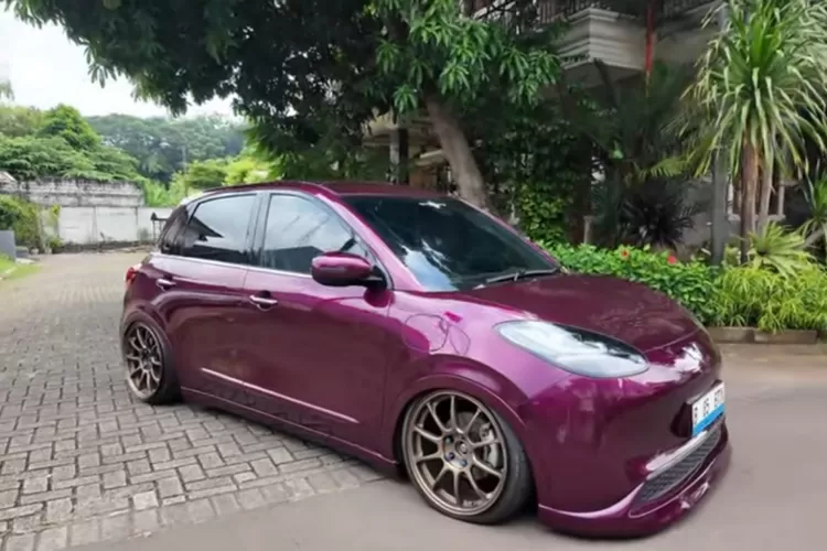 Wuling Binguo EV, mobil listrik berdesain retro dan kompak, telah menjadi basis bagi berbagai modifikasi menarik. (Tangkapan Layar YouTube NMAA TV)