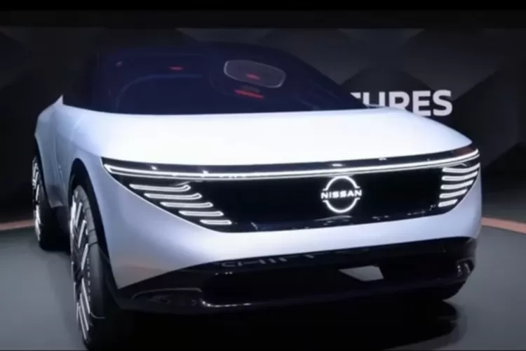 Nissan Leaf 2025 mengalami transformasi signifikan, berubah dari hatchback menjadi SUV listrik yang canggih. (Tangkapan Layar YouTube O Blitz)