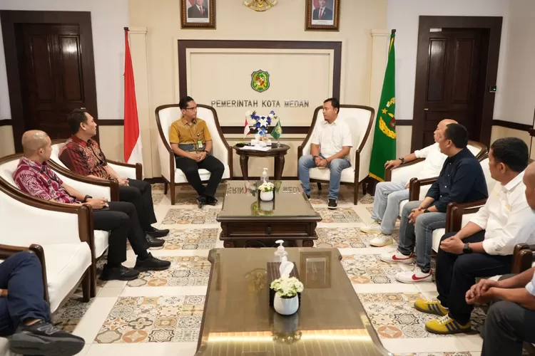 Walikota Rico Waas terima Audensi Persatuan Wartawan Unit Pemko Medan yang dipimpin ketuanya Syaifullah Defaza, Kamis (20/3/2025).