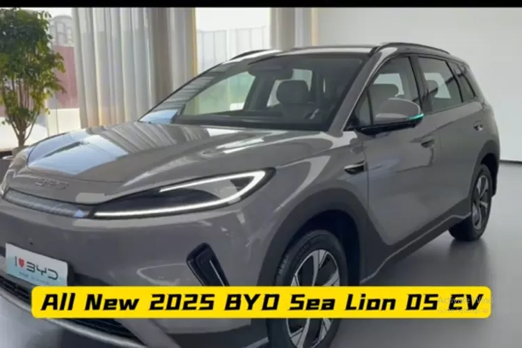 BYD Sea Lion 05 tahun 2025 adalah SUV kompak yang mewujudkan filosofi desain "estetika laut" BYD (Tangkapan Layar YouTube AutoWorld)