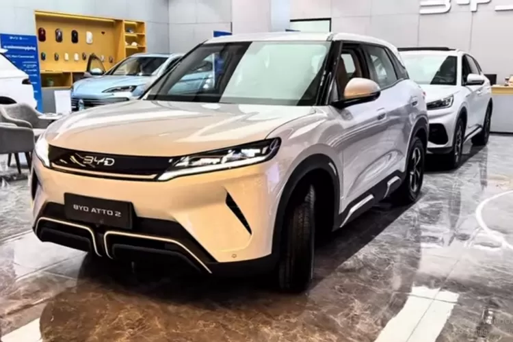 BYD Atto 2, yang akan dirilis pada tahun 2025, adalah SUV listrik kompak yang memadukan desain futuristik dan teknologi mutakhir. (Tangkapan Layar YouTube CarPro TV)