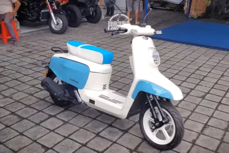 WMOTO Swiftbee 125cc adalah skuter matik bergaya klasik yang dipadukan dengan fitur-fitur modern. (Tangkapan Layar YouTube  3835info)