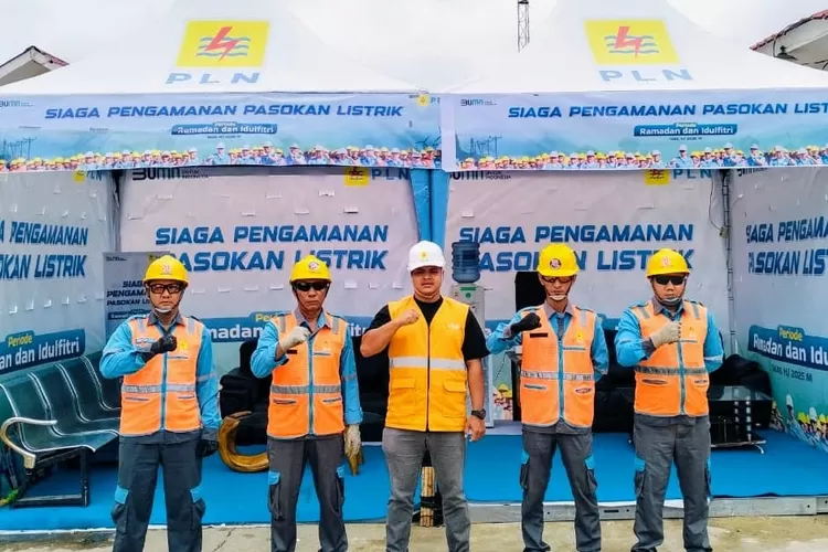 Posko mudik lebaran yang dipersiapkan PLN di depan Kantor PLN ULP Padangsidimpuan Kota Jalan Sudirman, Kota Padangsidimpuan.(Realitasonline.id - RI)