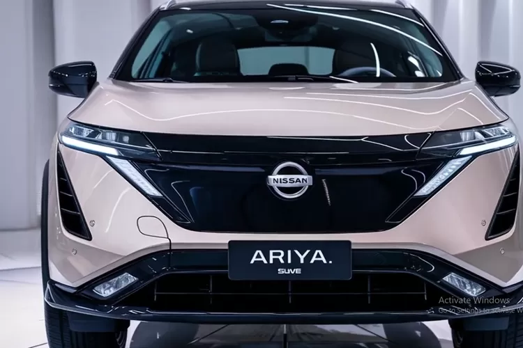 Nissan Ariya 2025 adalah SUV listrik futuristik yang menggabungkan desain elegan, teknologi canggih, dan performa mengesankan. (Tangkapan Layar YouTube Car Place)